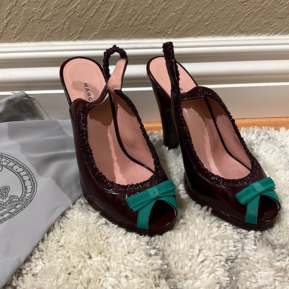 Marc Jacobs 🎀 heels shoes pumps women size 6 burgundy with green bow